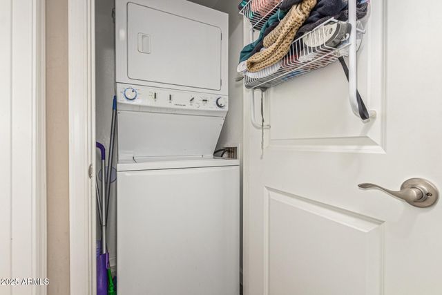 240 W Juniper Avenue, Gilbert, AZ 85233