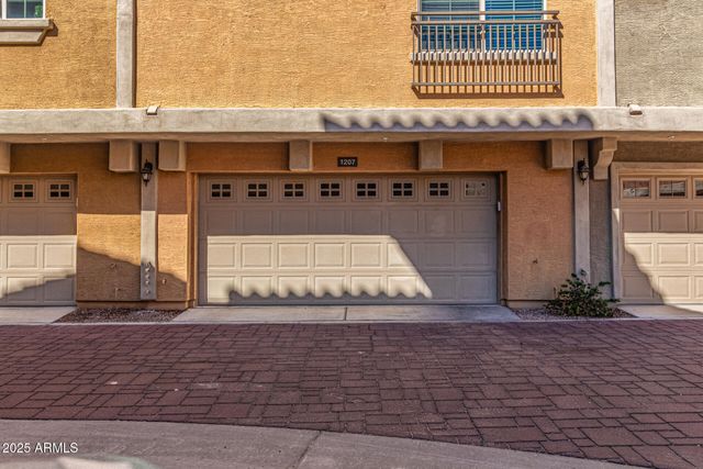 240 W Juniper Avenue, Gilbert, AZ 85233