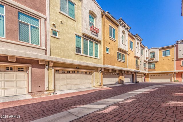 240 W Juniper Avenue, Gilbert, AZ 85233