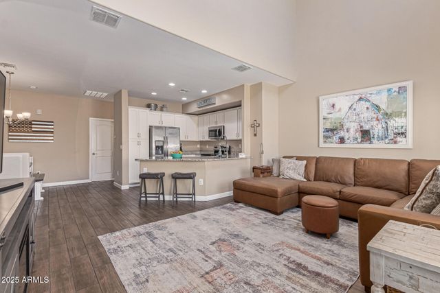 240 W Juniper Avenue, Gilbert, AZ 85233