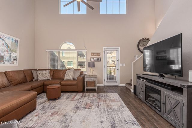 240 W Juniper Avenue, Gilbert, AZ 85233