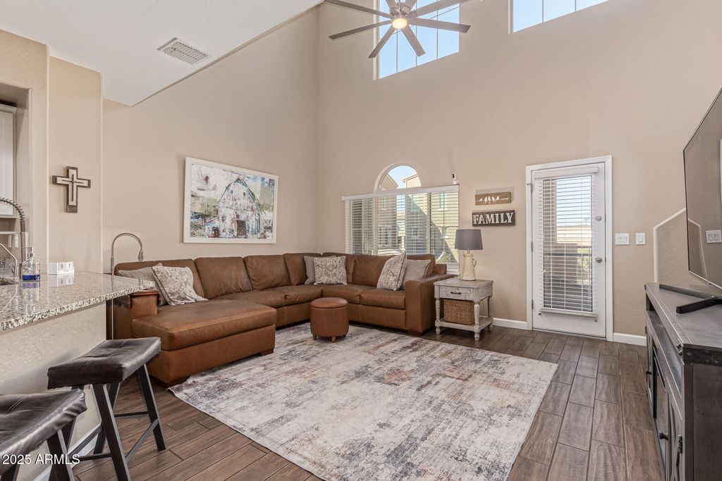 240 W Juniper Avenue, Gilbert, AZ 85233