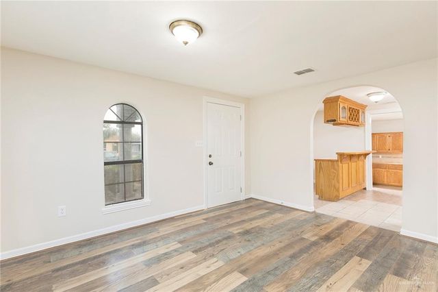 503 W Green Jay Avenue, Pharr, TX 78577