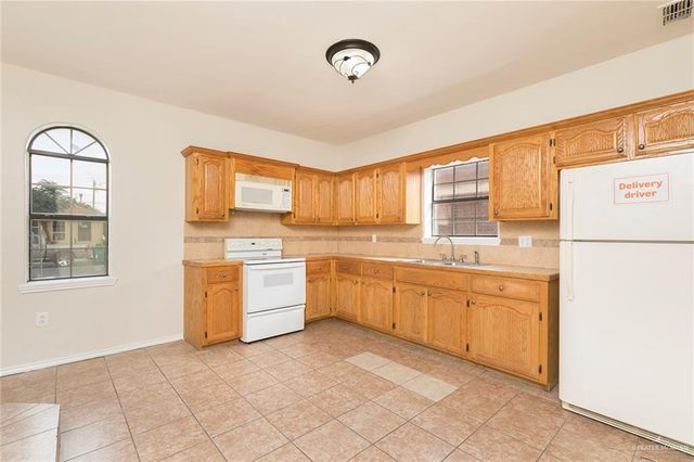 503 W Green Jay Avenue, Pharr, TX 78577