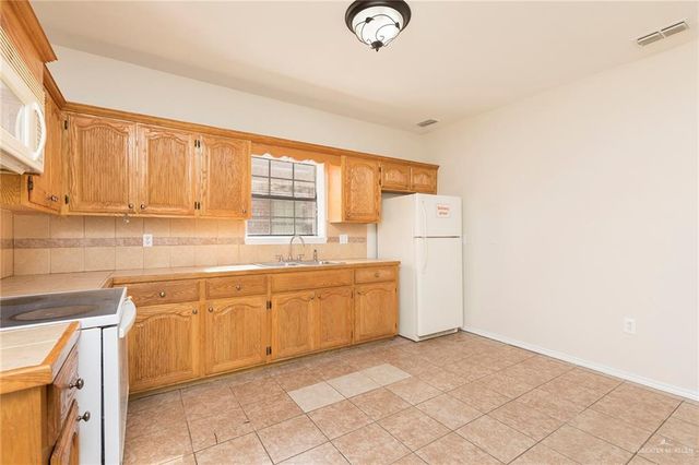 503 W Green Jay Avenue, Pharr, TX 78577