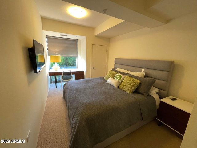 7127 E RANCHO VISTA Drive 2001, Scottsdale, AZ 85251