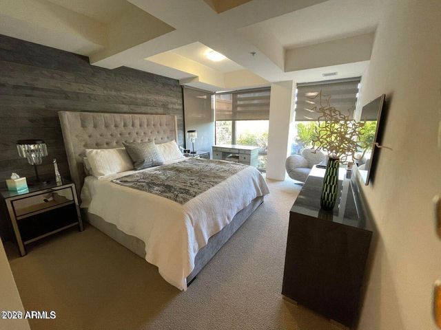 7127 E RANCHO VISTA Drive 2001, Scottsdale, AZ 85251