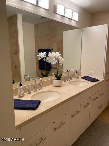 7127 E RANCHO VISTA Drive 2001, Scottsdale, AZ 85251