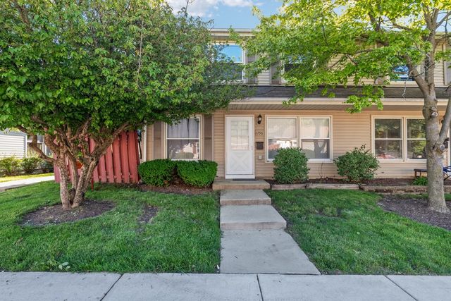 1796 Queensbury Circle, Hoffman Estates, IL 60169