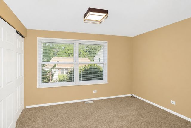1796 Queensbury Circle, Hoffman Estates, IL 60169