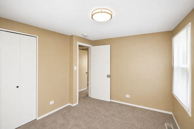 1796 Queensbury Circle, Hoffman Estates, IL 60169