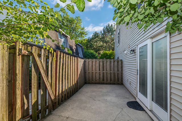 1796 Queensbury Circle, Hoffman Estates, IL 60169