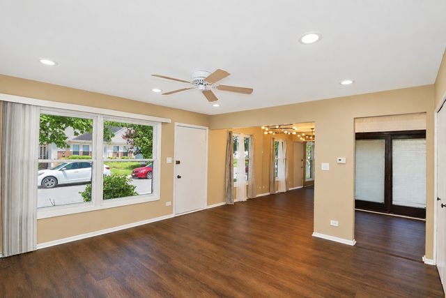 1796 Queensbury Circle, Hoffman Estates, IL 60169