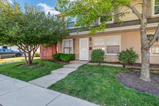 1796 Queensbury Circle, Hoffman Estates, IL 60169