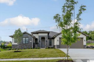 8646 Loveland Estates Court, Omaha, NE 68124