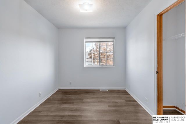 1106 Marshall Circle, Papillion, NE 68046