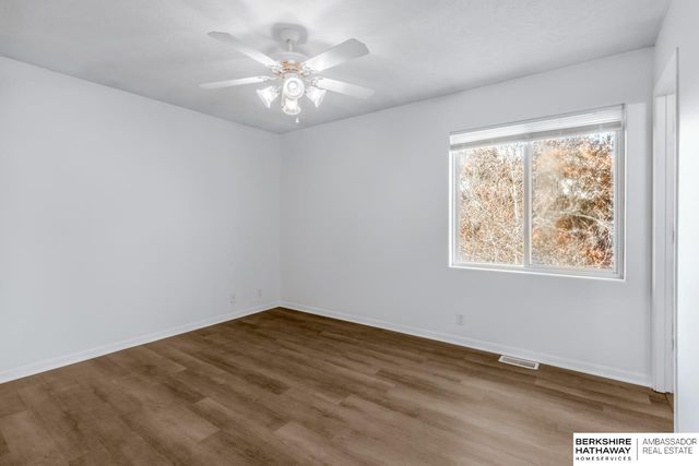 1106 Marshall Circle, Papillion, NE 68046