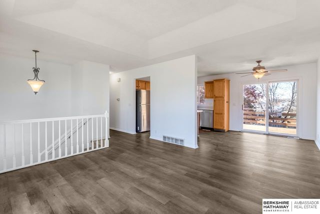 1106 Marshall Circle, Papillion, NE 68046