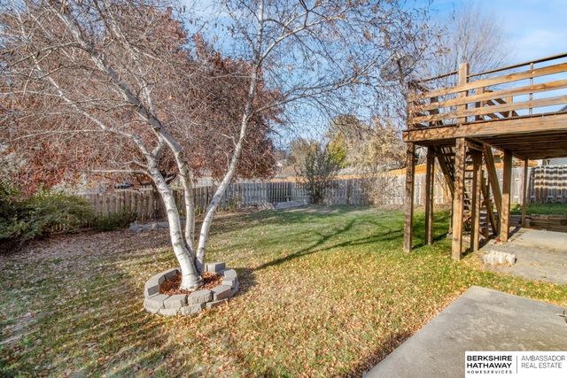 1106 Marshall Circle, Papillion, NE 68046