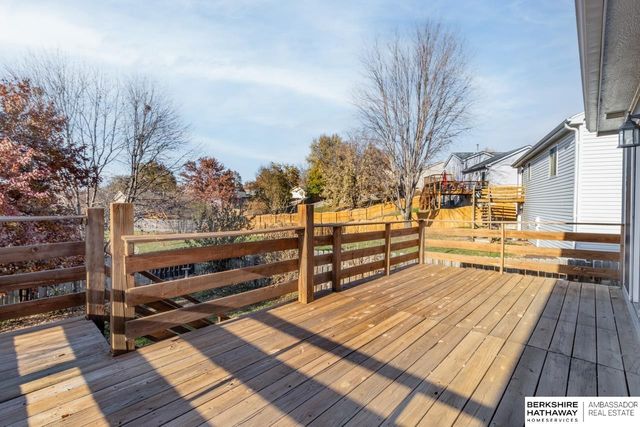 1106 Marshall Circle, Papillion, NE 68046