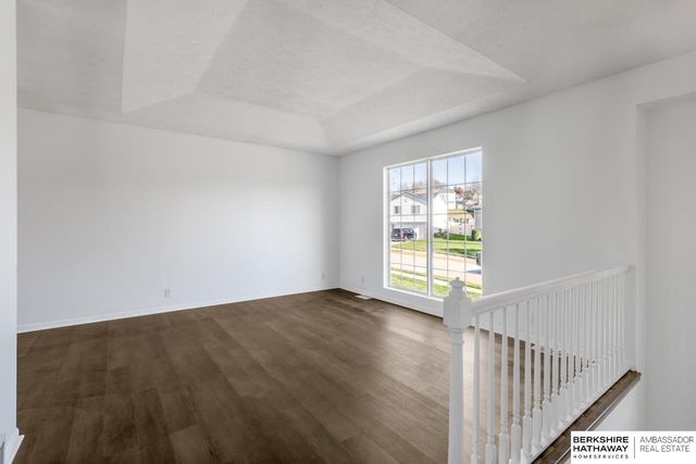 1106 Marshall Circle, Papillion, NE 68046