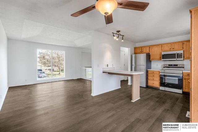 1106 Marshall Circle, Papillion, NE 68046