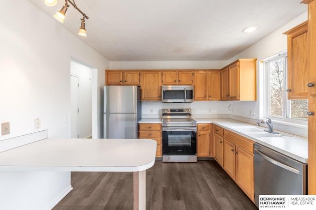 1106 Marshall Circle, Papillion, NE 68046