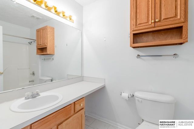 1106 Marshall Circle, Papillion, NE 68046