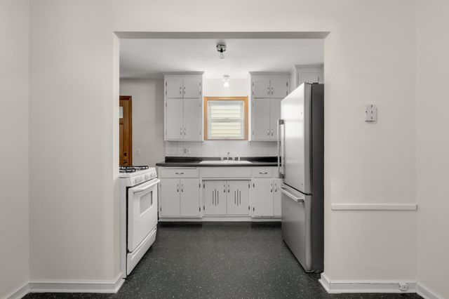 2840 Kentucky Avenue S, Saint Louis Park, MN 55426