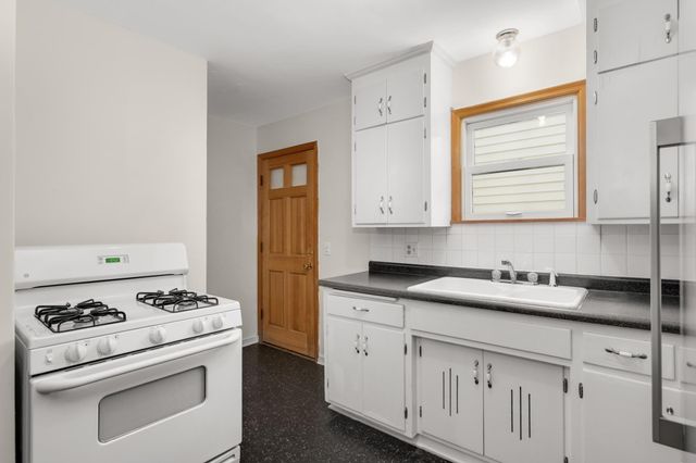 2840 Kentucky Avenue S, Saint Louis Park, MN 55426