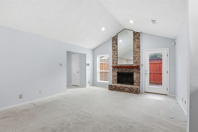 1611 Willow Lane, Euless, TX 76039