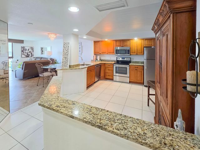 2800 N Highway A1a 806, Fort Pierce, FL 34949