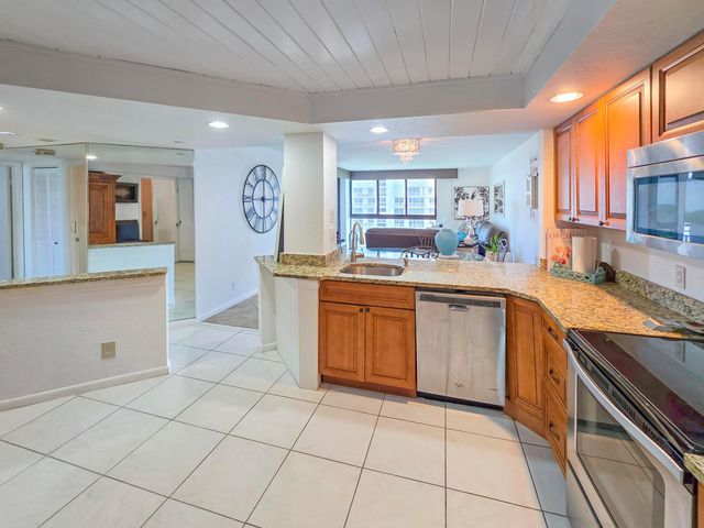 2800 N Highway A1a 806, Fort Pierce, FL 34949