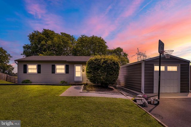 138 ELEANOR DR, Marietta, PA 17547