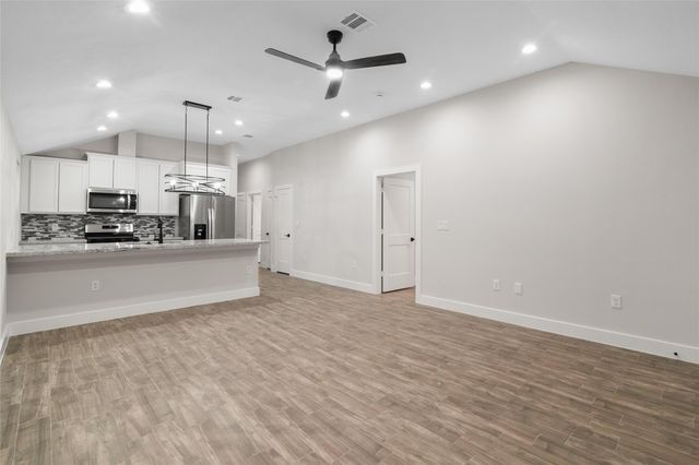 13018 Walden Road A, Montgomery, TX 77356