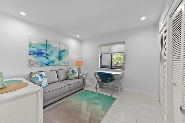 2550 Presidential Way 301, West Palm Beach, FL 33401