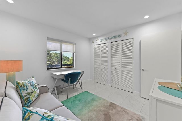 2550 Presidential Way 301, West Palm Beach, FL 33401