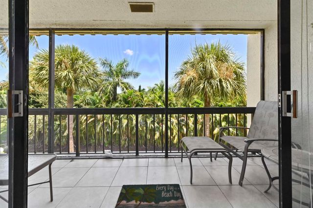 2550 Presidential Way 301, West Palm Beach, FL 33401