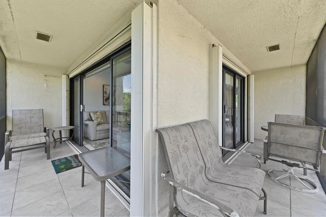 2550 Presidential Way 301, West Palm Beach, FL 33401