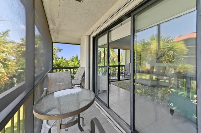 2550 Presidential Way 301, West Palm Beach, FL 33401
