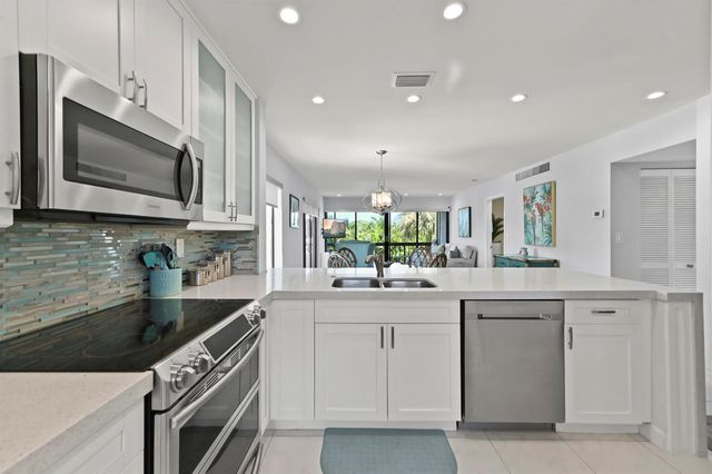 2550 Presidential Way 301, West Palm Beach, FL 33401