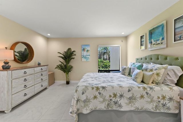 2550 Presidential Way 301, West Palm Beach, FL 33401