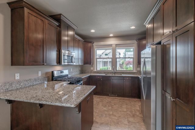 1242 N Lydia Av, Keizer, OR 97303