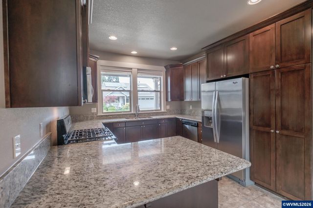 1242 N Lydia Av, Keizer, OR 97303