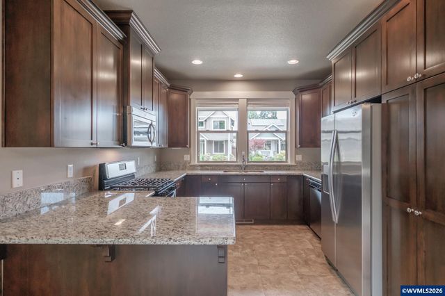 1242 N Lydia Av, Keizer, OR 97303