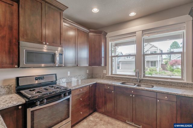 1242 N Lydia Av, Keizer, OR 97303