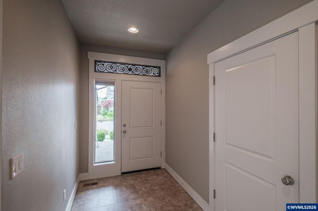 1242 N Lydia Av, Keizer, OR 97303