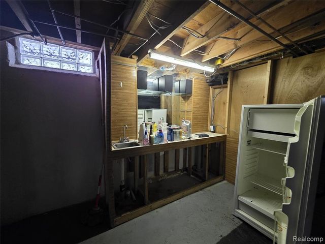 1842 Lathers Street, Garden City, MI 48135