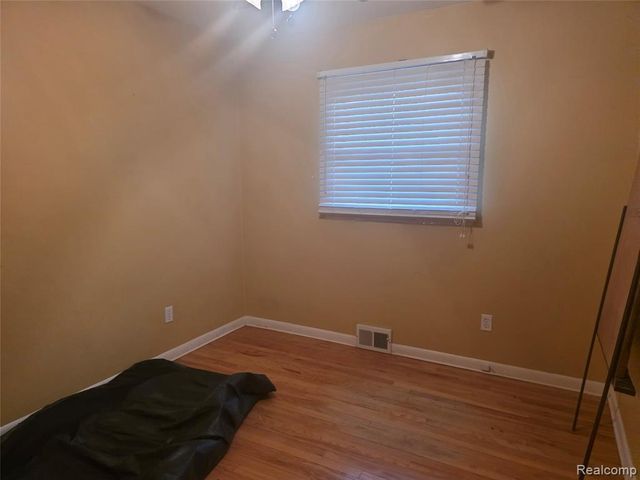 1842 Lathers Street, Garden City, MI 48135