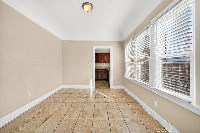 1905 E Palmer, Compton, CA 90221